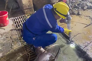 南宁地下室伸缩缝堵漏施工视频