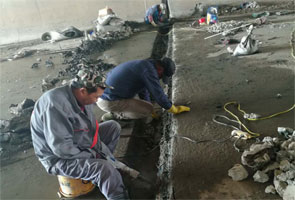 南宁铁路框架桥伸缩缝堵漏