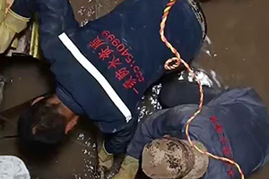 南宁电梯井堵漏施工视频